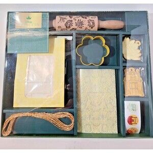 Disney Baking Gift Set Bakeware Roller Pin Cookie Cutters Decorating Tools Tiana